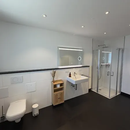 Aparthotel Neubau Parkside Bauernhaus - hochwertige Apartments Nähe LEGOLAND, modern&stylish Burgau